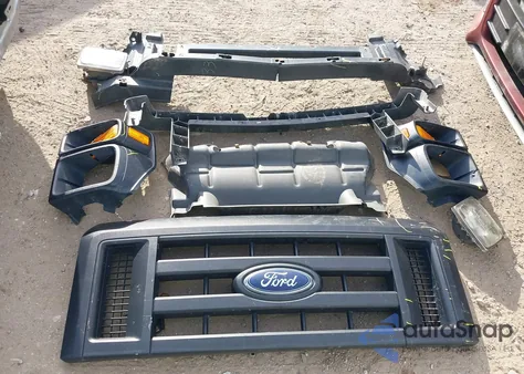 2008 Ford E-350 Super Duty Xl/Xlt z USA, uszkodzony, nr VIN 1FBSS31L78DA10269